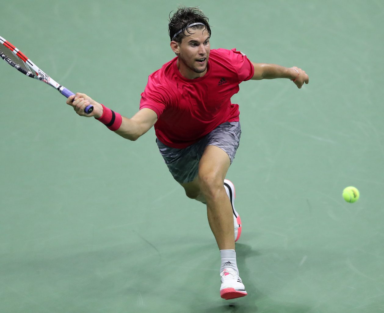 Dominic Thiem playing Tennis